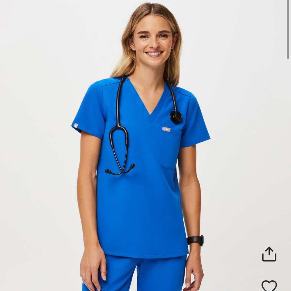 FIGS Women’s Catarina One-Pocket Scrub Top Royal Blue XS